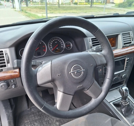 Opel Vectra cena 6800 przebieg: 299222, rok produkcji 2004 z Siechnice małe 191